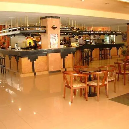 Oasis Park Otel 4*